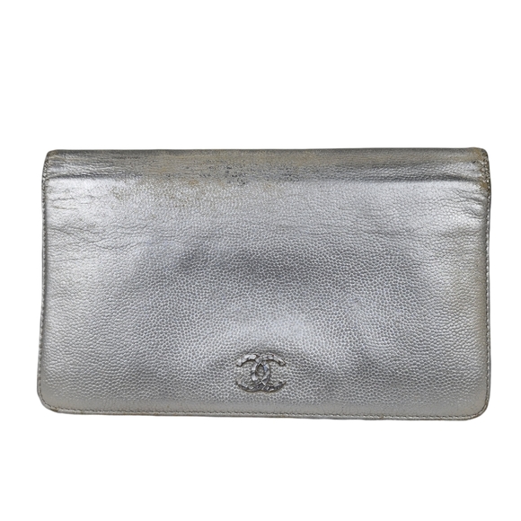 Chanel CC Interlocking Metallic Lambskin Silver Wallet - Picture 1 of 5